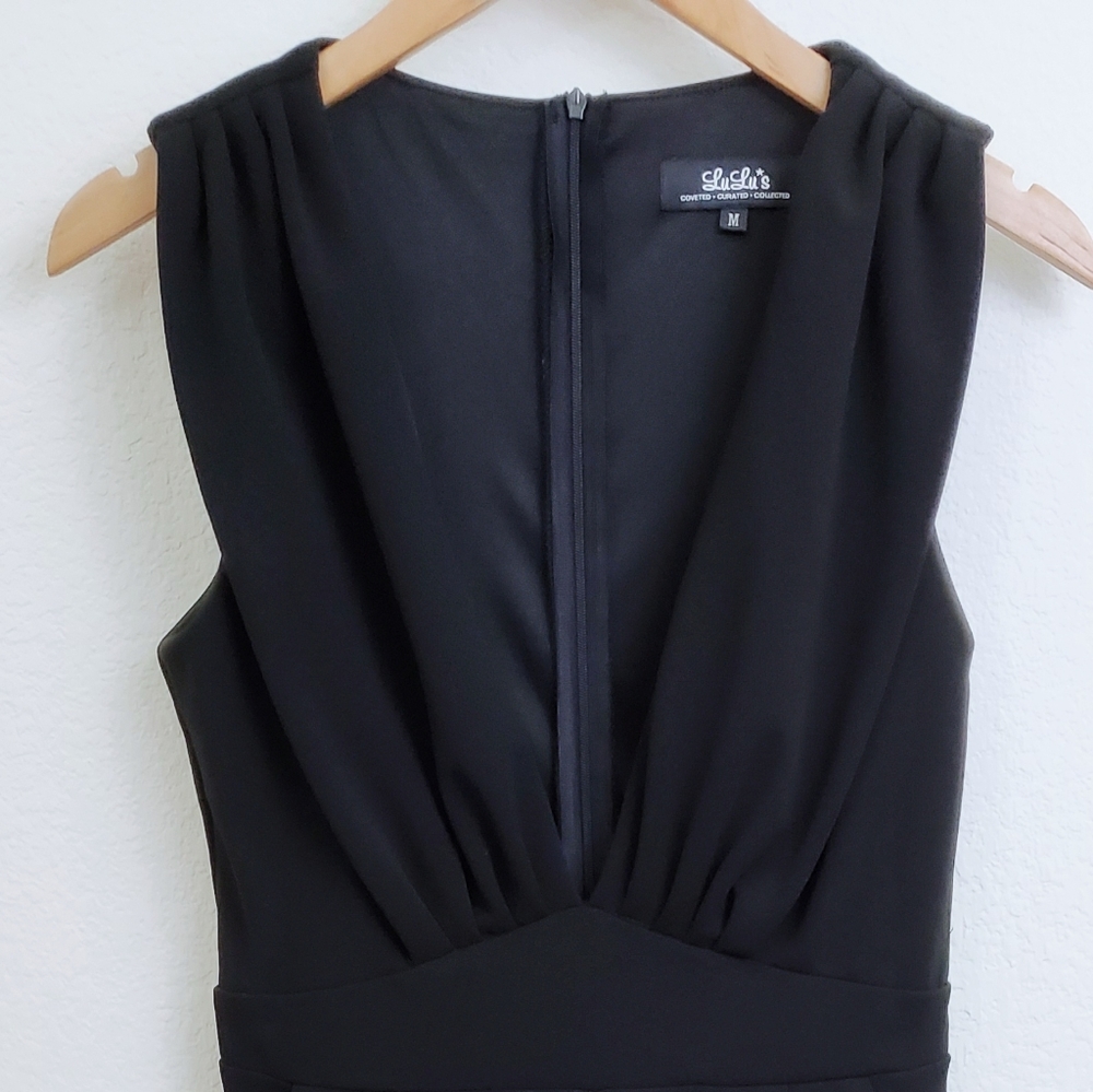 LULU'S V-NECK BLACK JUMPSUIT